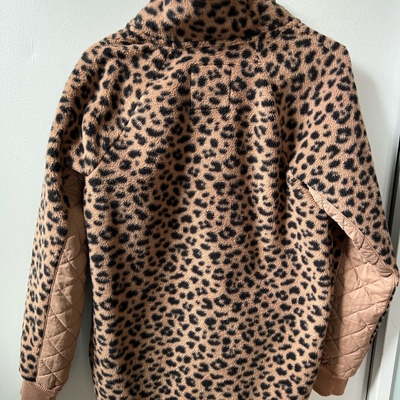 Abercrombie & Fitch Leopard Pullover Fleece Size Small EUC - Picture 5 of 6
